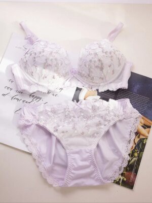 Japanese sweet cute girls lingerie without steel ring low chicken heart gathered embroidered flowers underwear set women bra set
