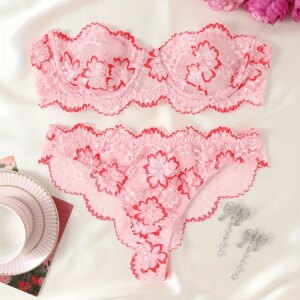 Women's Floral Lace Lingerie Set - Sexy Underwire Bandeau Bra & Scallop Thong, Breathable Comfort for Daily Wear All Seasons
