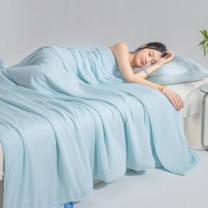 Summer - Ready Machine - Washable Air - Conditioned Quilt: Ultra - Thin Cooling Comforter for Hot Nights,for Summer Getaways