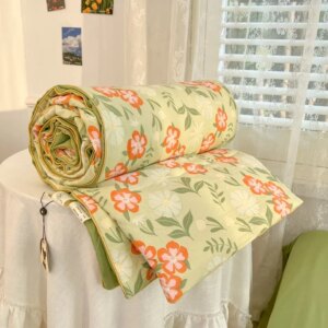 Summer Thin Quilt Comforter Soft Air Conditioning Four Season Duvet Breathable Soft Office Nap Throw Blanket