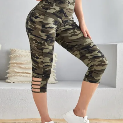 Plus Size Women's Camo Capri Leggings with Side Stripe Cutouts Stylish High Elasticity Knit Sporty  Fashionable Casual Pants