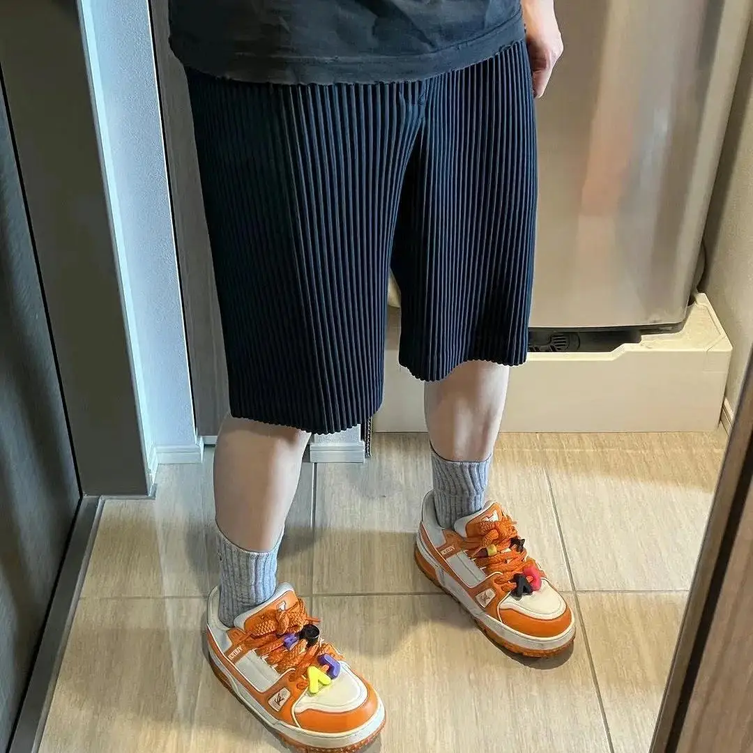 2025 Summer New High Quality Niche Miyake Pleated Tie Shorts High Waist Straight Fashion Design Men's Five-minute Pants Spot - Image 2